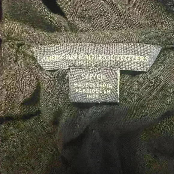 Women’s American Eagle floral embroidered romper - Picture 3 of 3